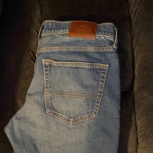 Mens like new Hollister jeans